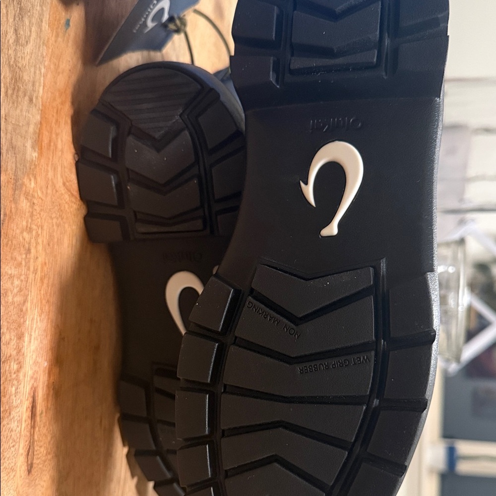OLUKAI Black Leather - Picture 7 of 8